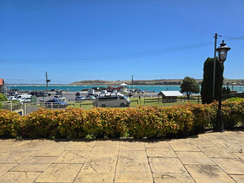 On The Terrace Stanley - Accommodation Main Beach 1
