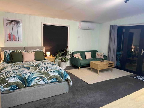 On Track Getaway - Accommodation Main Beach 0