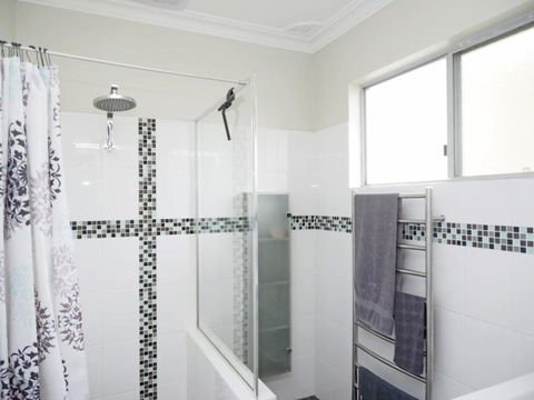 ONDINE, 4 Belmore Street - Accommodation Main Beach 1