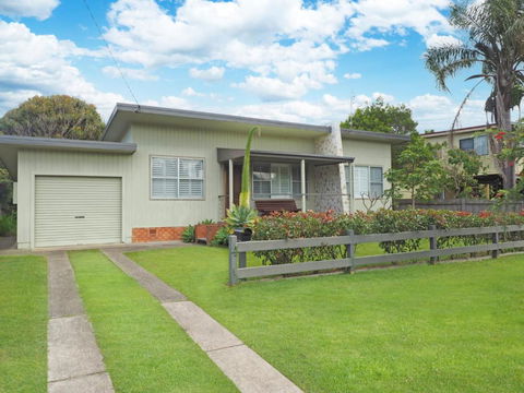 ONDINE, 4 Belmore Street - Accommodation Main Beach 0
