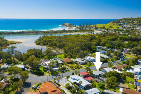 ONDINE, 4 Belmore Street - Accommodation Main Beach 2
