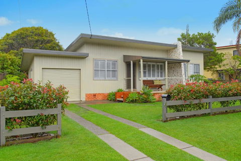 ONDINE, 4 Belmore Street - Accommodation Main Beach 3