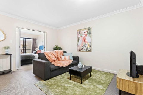One Bedroom Apartment In The City Centre - Accommodation Main Beach 2