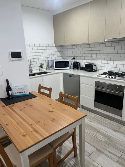 One Bedroom Oasis In Strathfield - Accommodation Main Beach 3