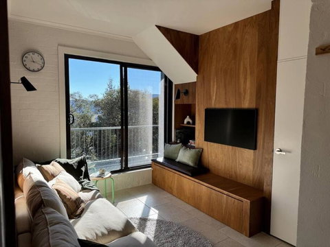 One Cedarwood - Petite Challet Falls Creek - Accommodation Main Beach 0