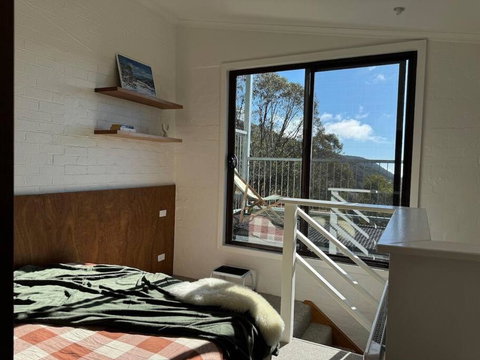 One Cedarwood - Petite Challet Falls Creek - Accommodation Main Beach 1