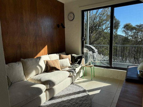 One Cedarwood - Petite Challet Falls Creek - Accommodation Main Beach 2