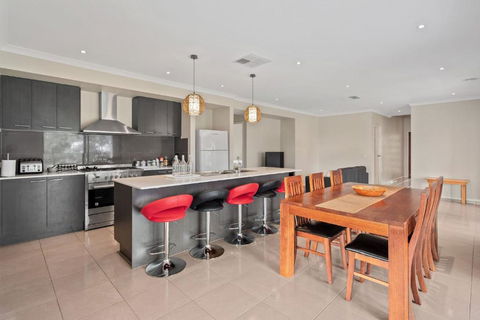 One Curlew Way Cowes - Accommodation Main Beach 3