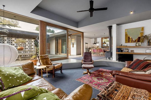 One-Dunny Beach House - Accommodation Main Beach 2
