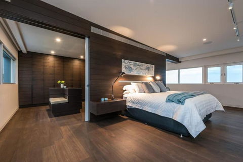 One Eighty Marino - Accommodation Main Beach 2