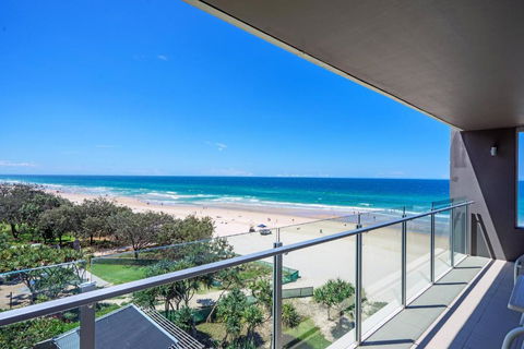 One The Esplanade Apartments On Surfers Paradise - Accommodation Main Beach 2