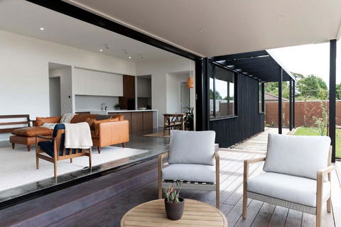 Onyx House - Accommodation Main Beach 1