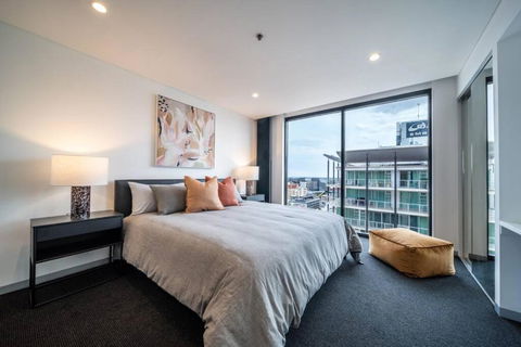 Onyx On North Tce CBD Penthouse Pool Parking - Accommodation Main Beach 0