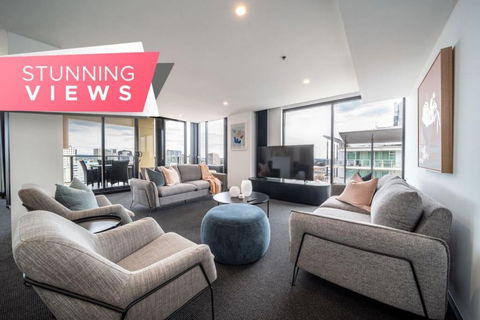 Onyx On North Tce CBD Penthouse Pool Parking - Accommodation Main Beach 1
