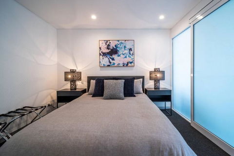 Onyx On North Tce CBD Penthouse Pool Parking - Accommodation Main Beach 2