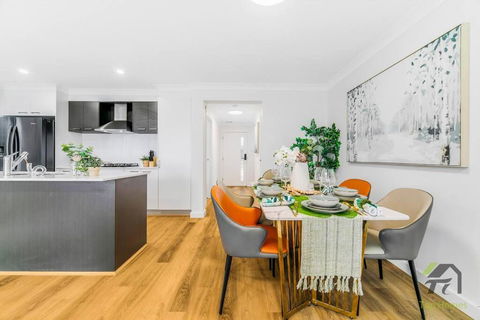 Opulence Oasis House In Colebee - Accommodation Main Beach 3