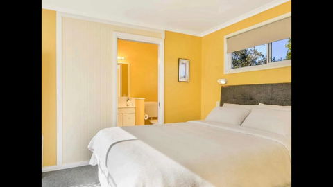 Orange Blossom- Comboyne Mountain Cottages - Accommodation Main Beach 3