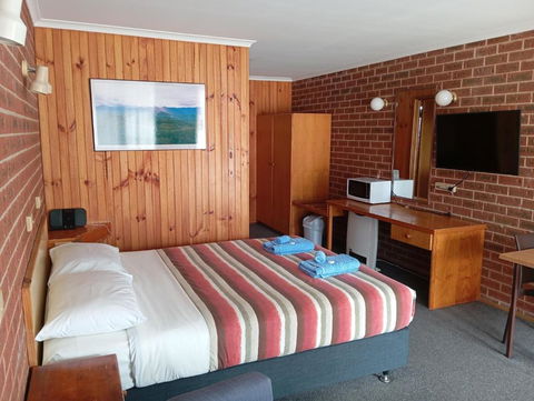 Orbost Country Road Motor Inn - Accommodation Main Beach 2