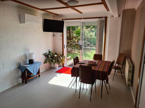 Orchard 2 Bedroom Apartment In Devonport - Accommodation Main Beach 1