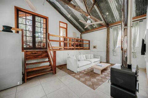 Orchard Cottage - Quiet Farm Escape - Accommodation Main Beach 2
