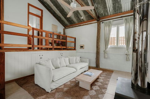 Orchard Cottage - Quiet Farm Escape - Accommodation Main Beach 3