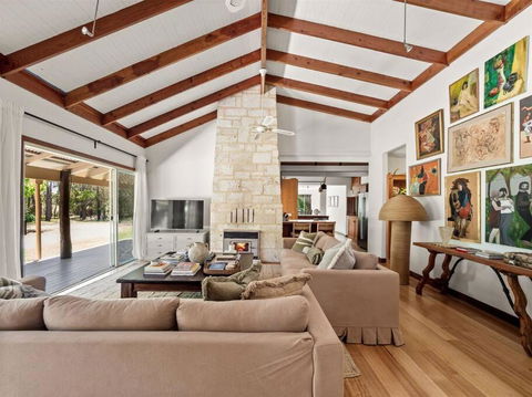 Orchard Homestead Countryside Retreat - Accommodation Main Beach 0