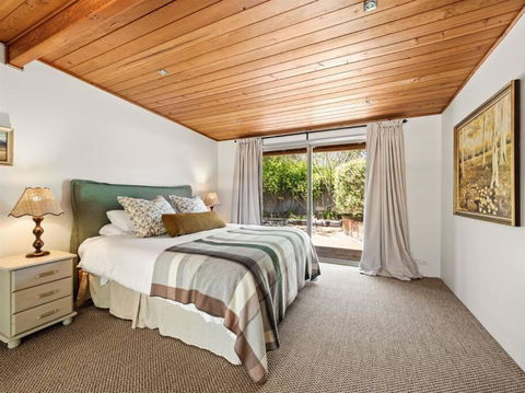 Orchard Homestead Countryside Retreat - Accommodation Main Beach 1