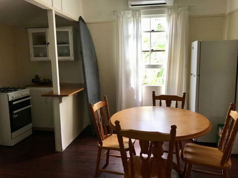 Original Surf Cottage In Heart Of Pottsville Beach - Accommodation Main Beach 1