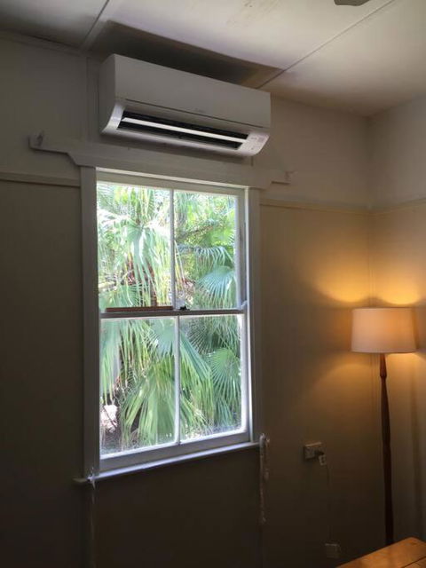Original Surf Cottage In Heart Of Pottsville Beach - Accommodation Main Beach 3