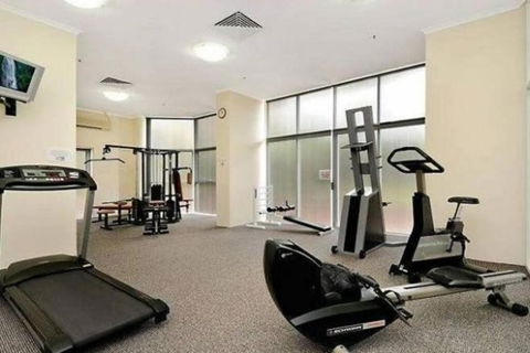 Oscar On Main 2B - Heart Of Main Beach Ocean Views - Accommodation Main Beach 2