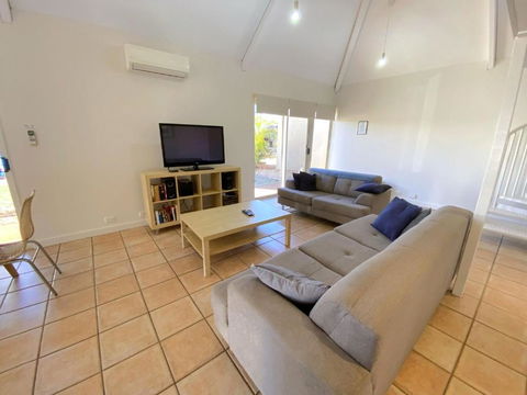 Osprey Holiday Village Unit 105 - Accommodation Main Beach 2