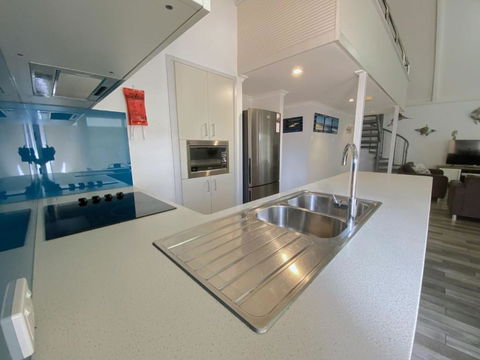 Osprey Holiday Village Unit 121 - Accommodation Main Beach 1