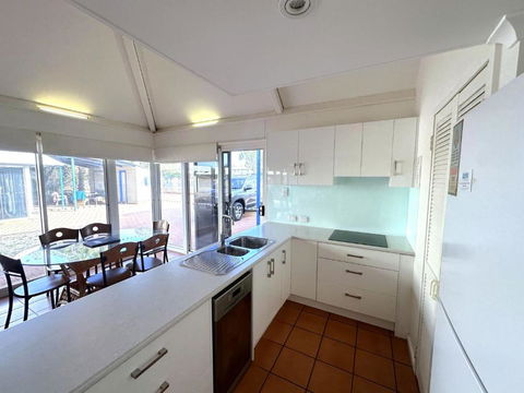 Osprey Holiday Village Unit 123 - Accommodation Main Beach 2
