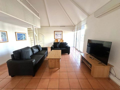 Osprey Holiday Village Unit 123 - Accommodation Main Beach 3