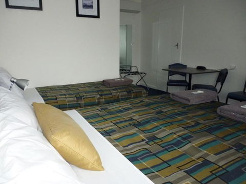 Otway Gate Motel - Accommodation Main Beach 1