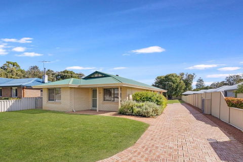 Our Beach House- Busselton - Accommodation Main Beach 1