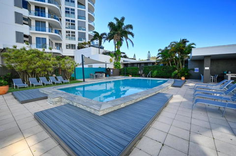 Our Beach Retreat - Pool, Bbq, Coastal Walks ZH5 - Accommodation Main Beach 0