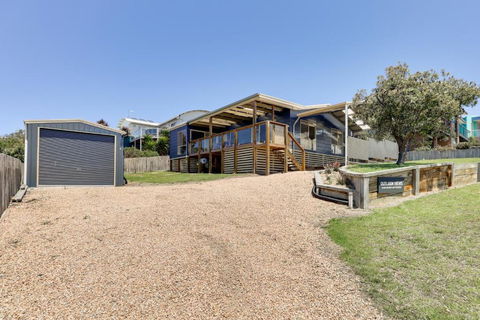 Outlook Views - Accommodation Main Beach 0