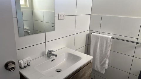 OUYEN MOTEL - Accommodation Main Beach 3