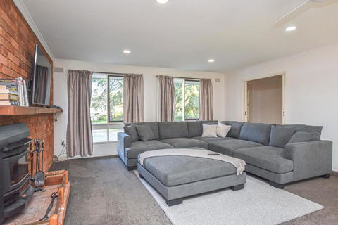Ovens Valley Retreat - Accommodation Main Beach 0
