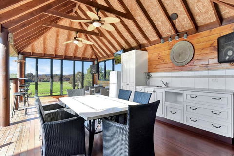Overflow Downs-Riverside Acreage - Accommodation Main Beach 1