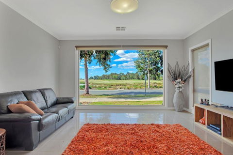 Overlooking The Black Bull Golf Course - Accommodation Main Beach 0