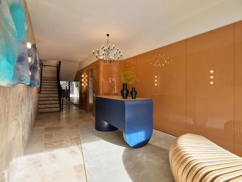 Oxford House - Accommodation Main Beach 1