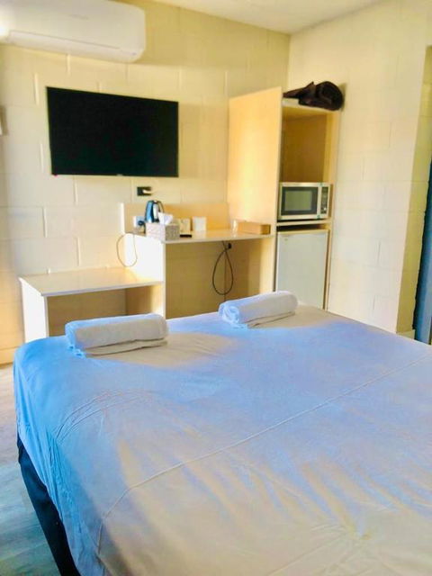 OXFORD HOTEL MOTEL - Accommodation Main Beach 1