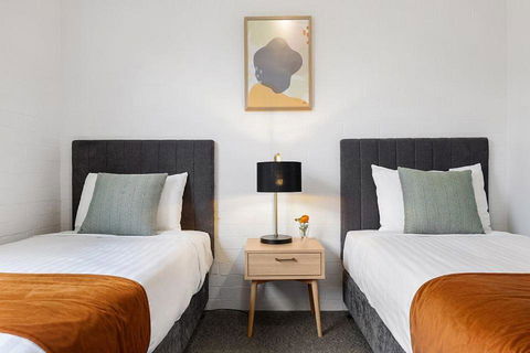 Oxley Court Serviced Apartments - Accommodation Main Beach 3