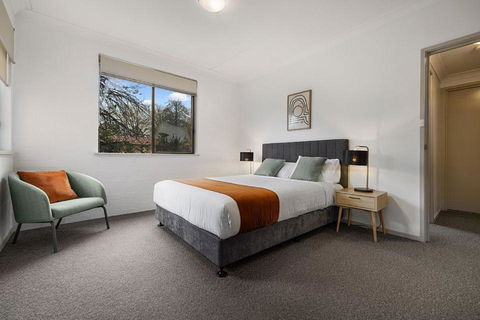 Oxley Court Serviced Apartments - Accommodation Main Beach 2