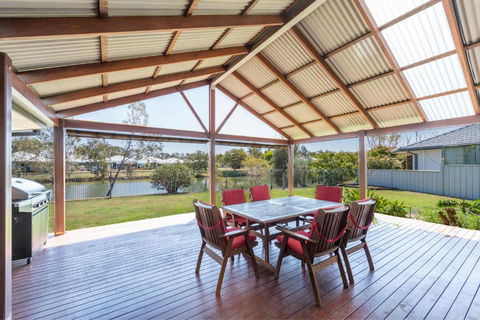 Oyster Cove Sunset -LJ Hooker Yamba - Accommodation Main Beach 0