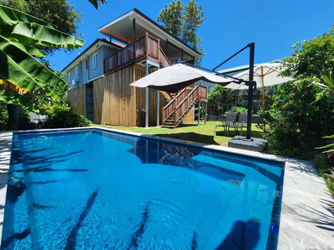OXLEY Mineral Pool & Private Home SuburbanSTAY - Accommodation Main Beach 0
