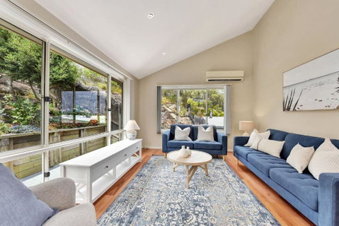 Overlook Nook - The Best Views In The Area - Accommodation Main Beach 1
