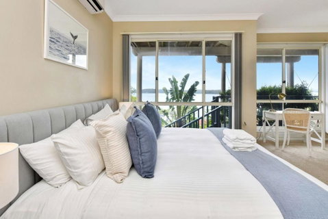 Overlook Nook - The Best Views In The Area - Accommodation Main Beach 2